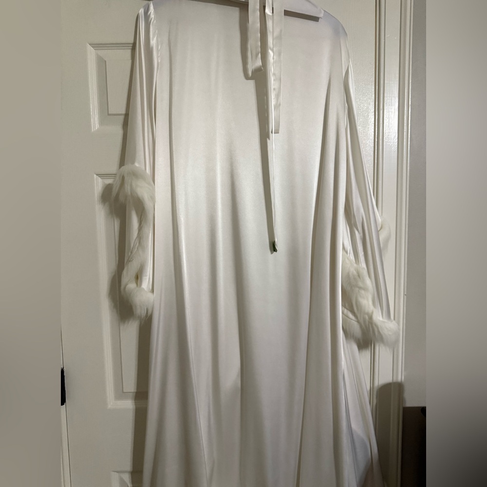Prodesign Satin Rob with Faux Fur Trim